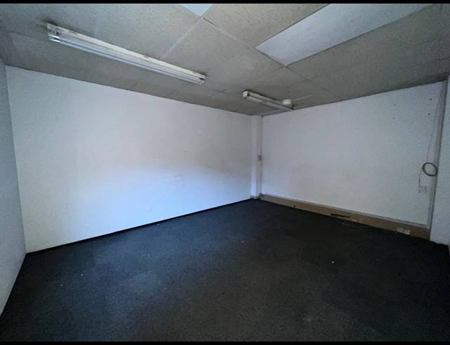 431M² WAREHOUSE TO LET IN STRIJDOMPARK